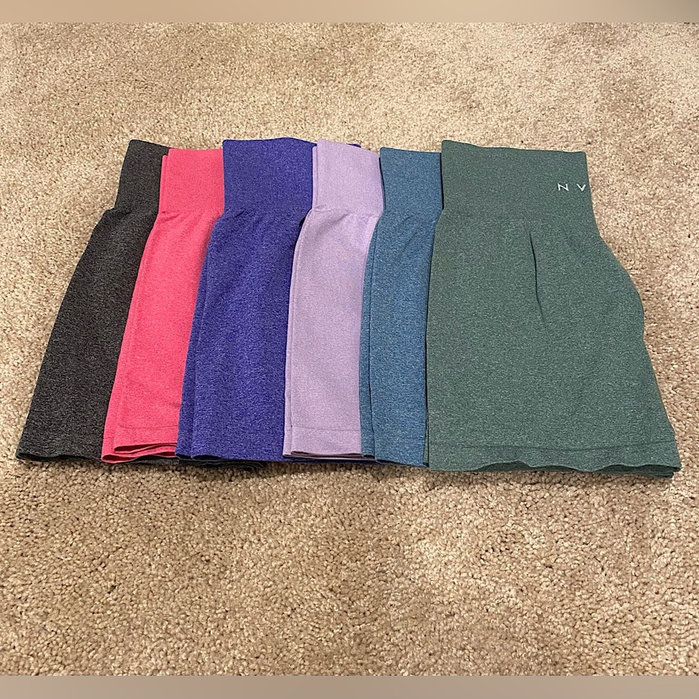 NVGTN Women’s Seamless Shorts Bundle - Size Small